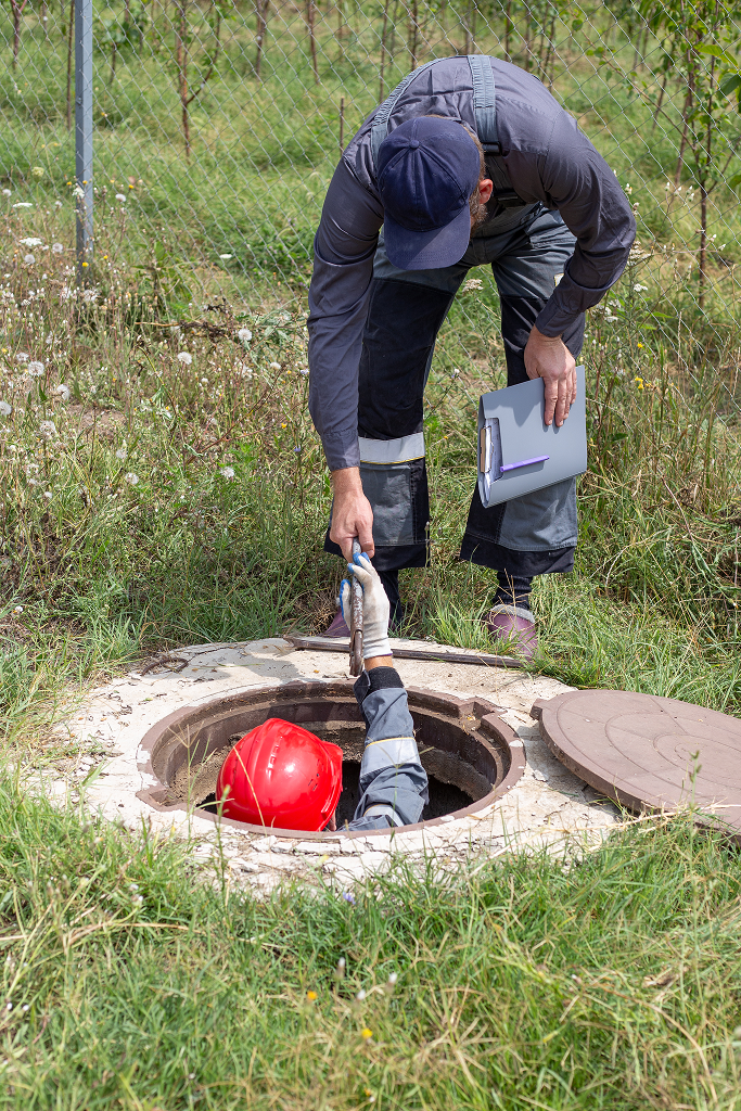 bathroom sewage overflow cleanup professional